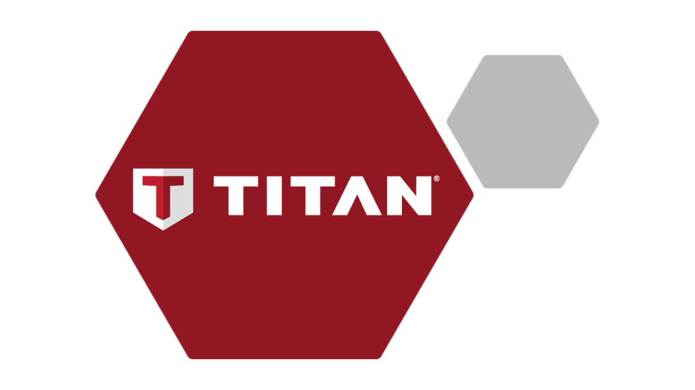 Logo de Titan en rojo y gris, con una T estilizada y texto.